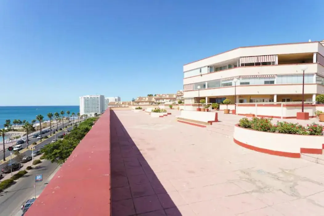 Chic Beachfront Flat With Amazing Sea Views And Private Indoor Parking Benalmadena