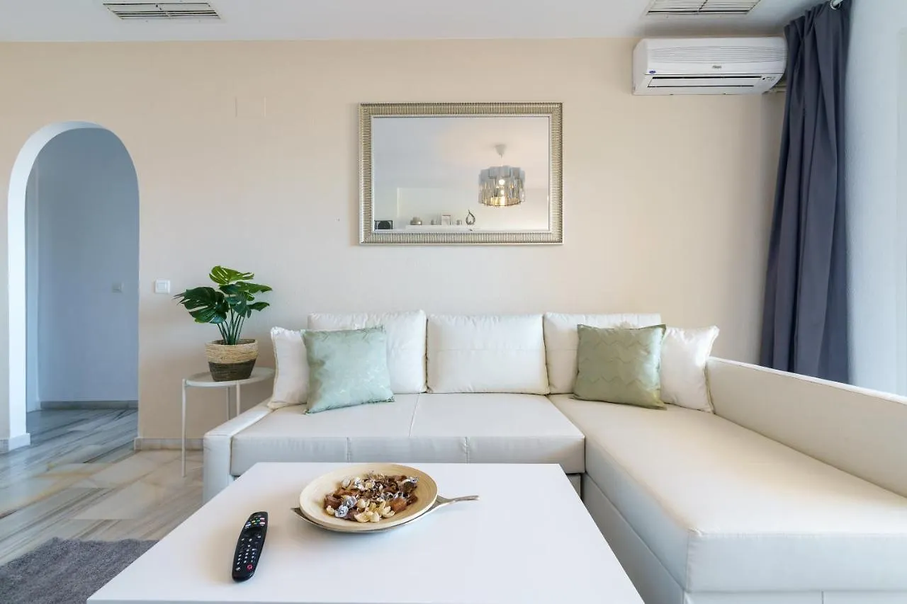 Chic Beachfront Flat With Amazing Sea Views And Private Indoor Parking Benalmadena 0*,