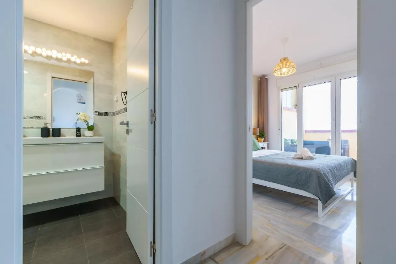 Chic Beachfront Flat With Amazing Sea Views And Private Indoor Parking Benalmadena 0*,  Spain