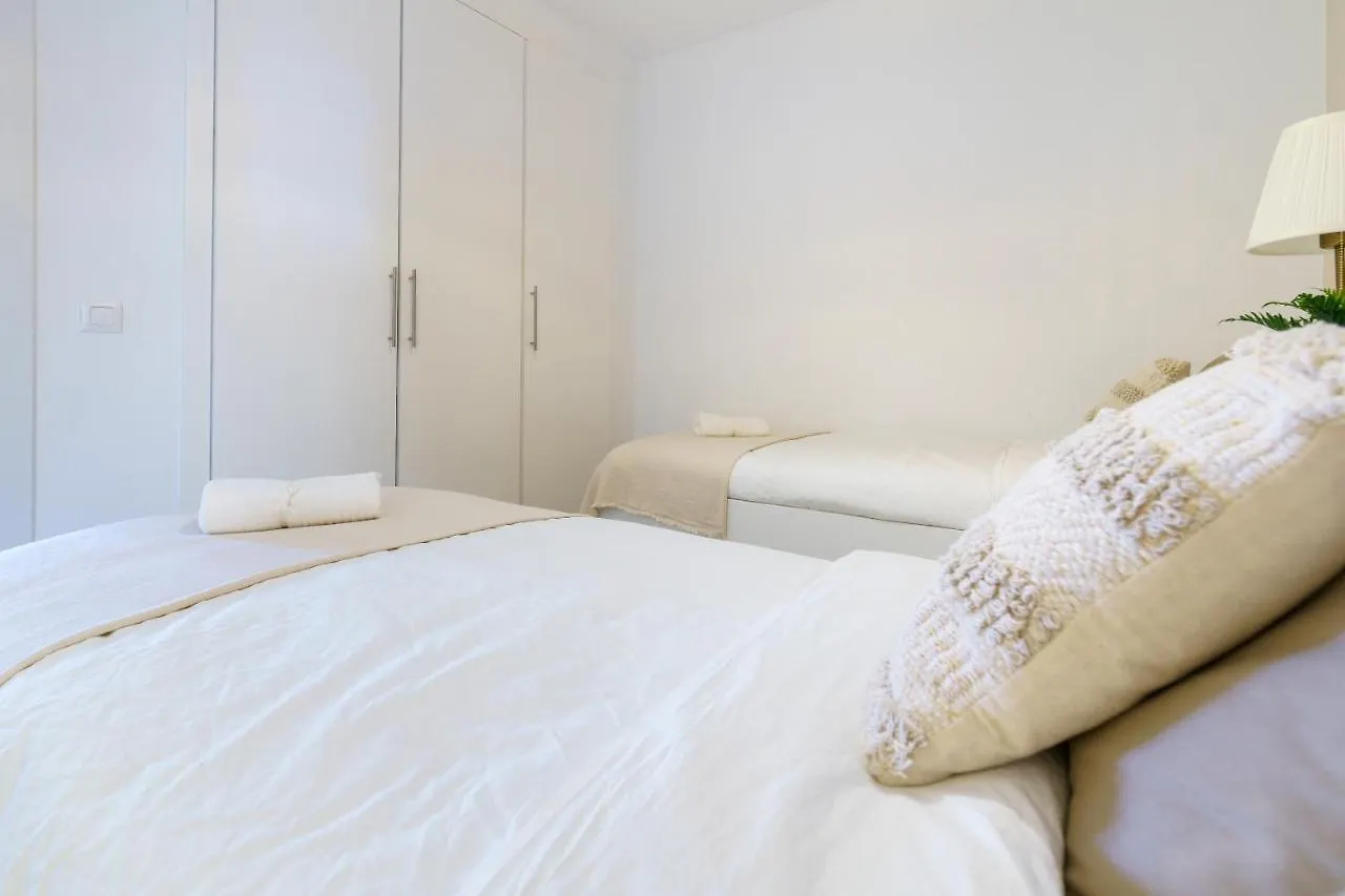 Chic Beachfront Flat With Amazing Sea Views And Private Indoor Parking Benalmadena Apartment
