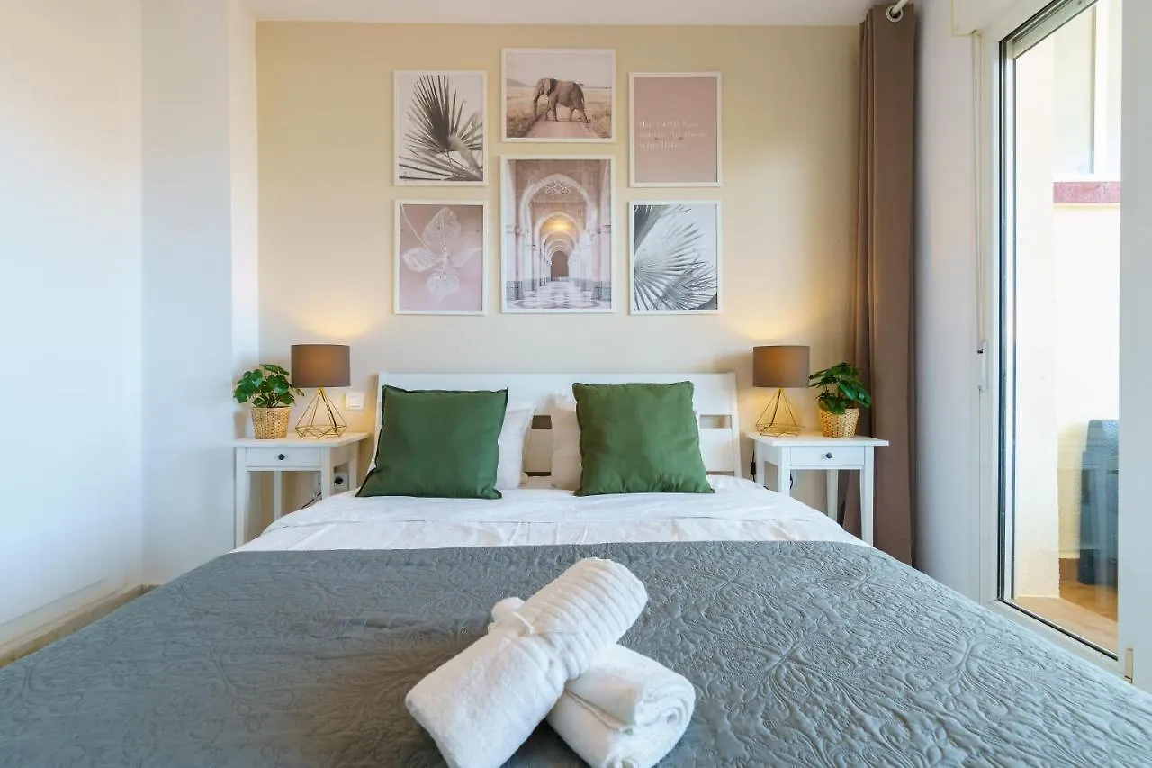 Chic Beachfront Flat With Amazing Sea Views And Private Indoor Parking Benalmadena