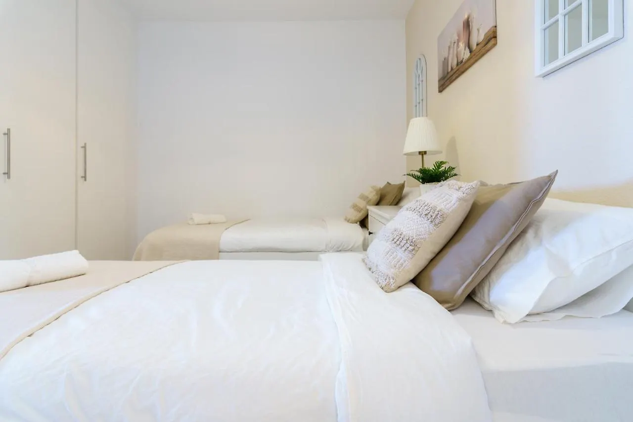 Chic Beachfront Flat With Amazing Sea Views And Private Indoor Parking Benalmadena Apartment