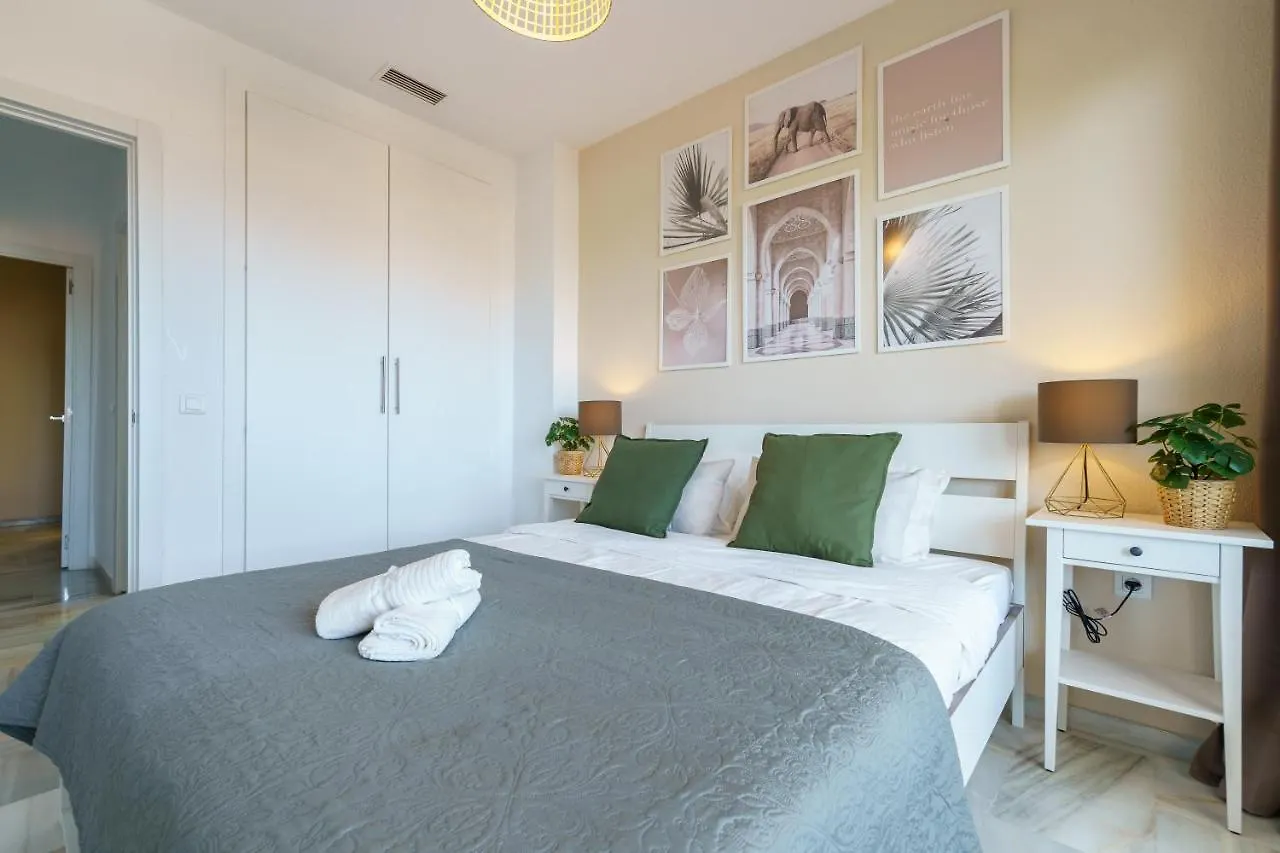 Chic Beachfront Flat With Amazing Sea Views And Private Indoor Parking Benalmadena 0*,