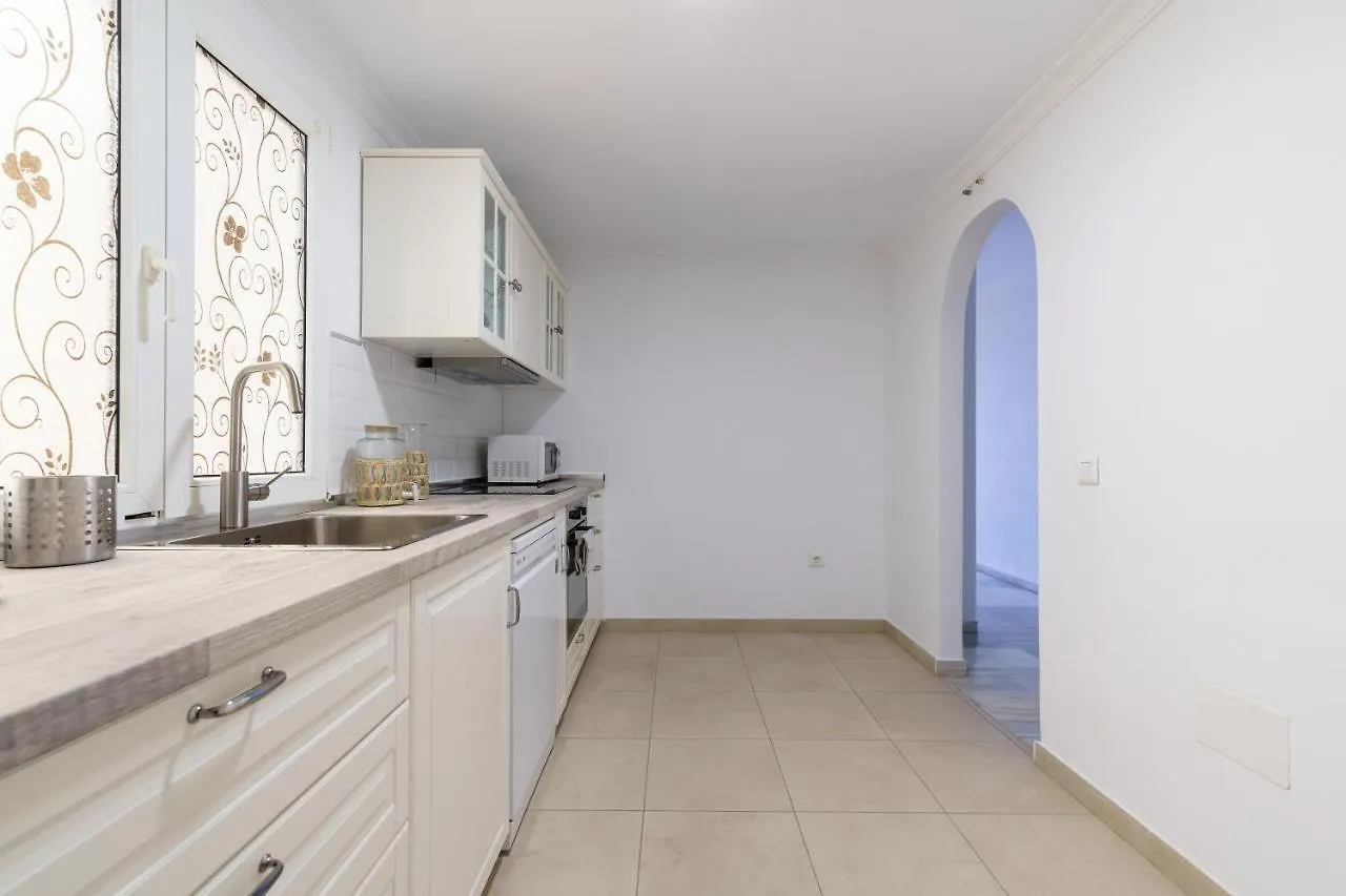 Chic Beachfront Flat With Amazing Sea Views And Private Indoor Parking Benalmadena 0*,  Spain