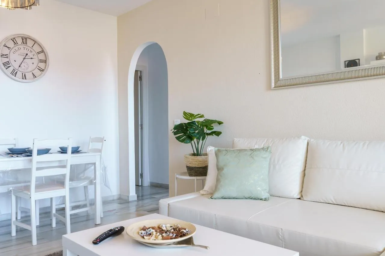 Chic Beachfront Flat With Amazing Sea Views And Private Indoor Parking بينالماذينا إسبانيا